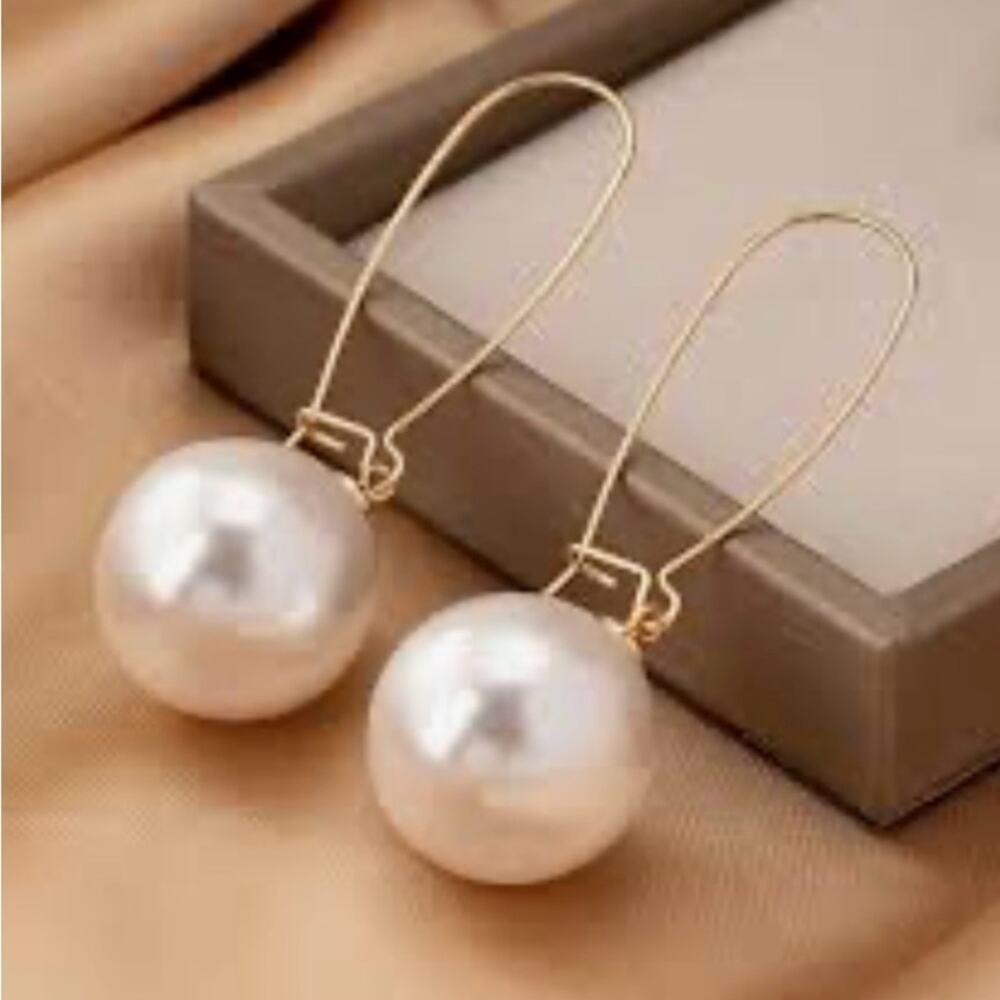 Gold Drop Pearl Earrings - White Pearl Dangle